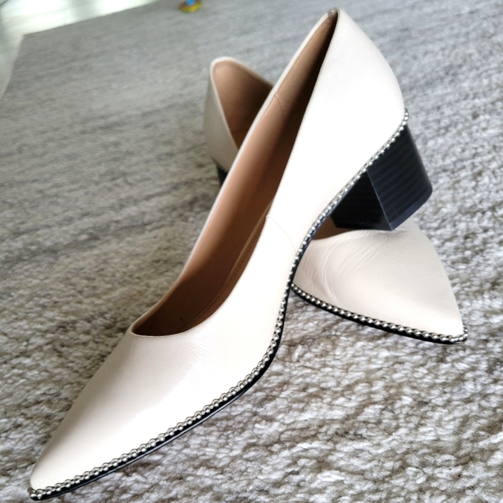 White Coach Willa pumps